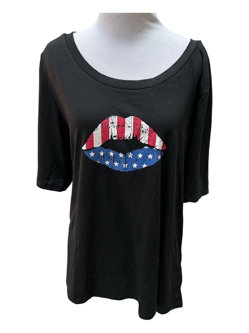 Lularoe red white blue lips America 250 boyfriend tee